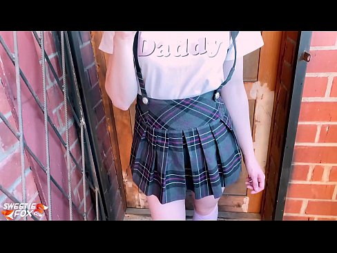 ❤️ Schoolgirl Sucks a dick gu domhainn agus fucks an àite clasaichean. ️❌  Pornografach  leinn  ❤